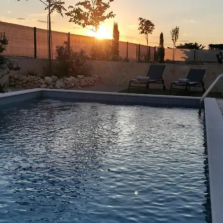 Sundowner Villa